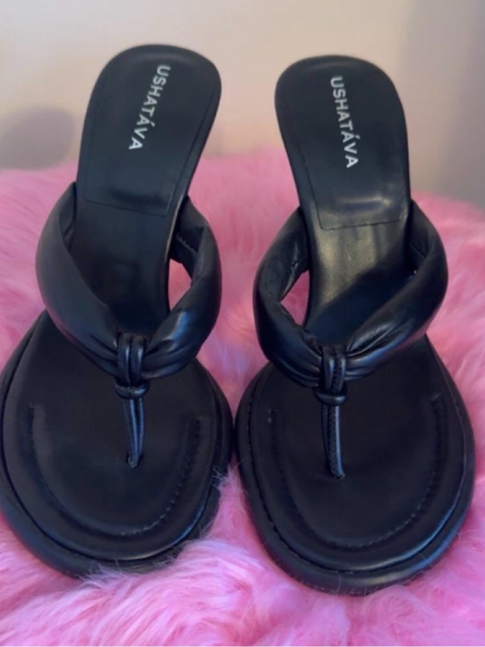 NWOT- Ushatava Black Knotted Toe-Post Heeled Sandals